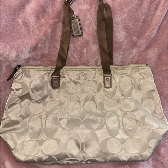 Coach Getaway Signature Nylon Tote + Cosmetic Bag - Picture 12 of 16